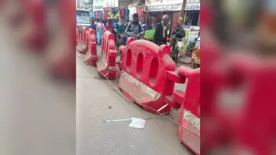 शहर की सड़कों पर लगा डिवाइडर बना मुसीबत, जाम से कराह रहा मुख्य बाजार