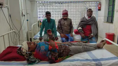 दो पक्षों के बीच मारपीट में आठ लोग जख्मी, रेफर