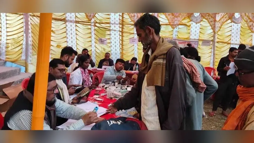 तेलौछ में आयोजित जन समाधान शिविर में उमड़ी भीड़