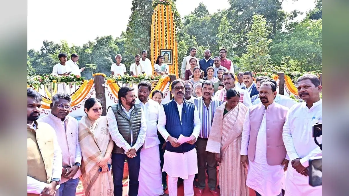 Chaibasa News : आदिवासी जबतक आर्थिक और शैक्षणिक रूप से मजबूत नहीं होंगे, तबतक आगे नहीं बढ़ेंगे : सीएम