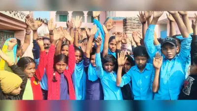 Bhagalpur news परिभ्रमण से लौटे बच्चे भूखे, आक्रोशित परिजनों ने की तालाबंदी