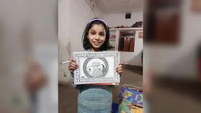 जन्म से ही न बोल व सुन पाती हैं 13 साल की लक्ष्मी, लेकिन पेंटिंग से बता देती है मन की बात