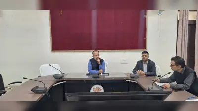 संतोषप्रद जवाब नहीं देने पर पशुपालन चिकित्सक से पूछा स्पष्टीकरण