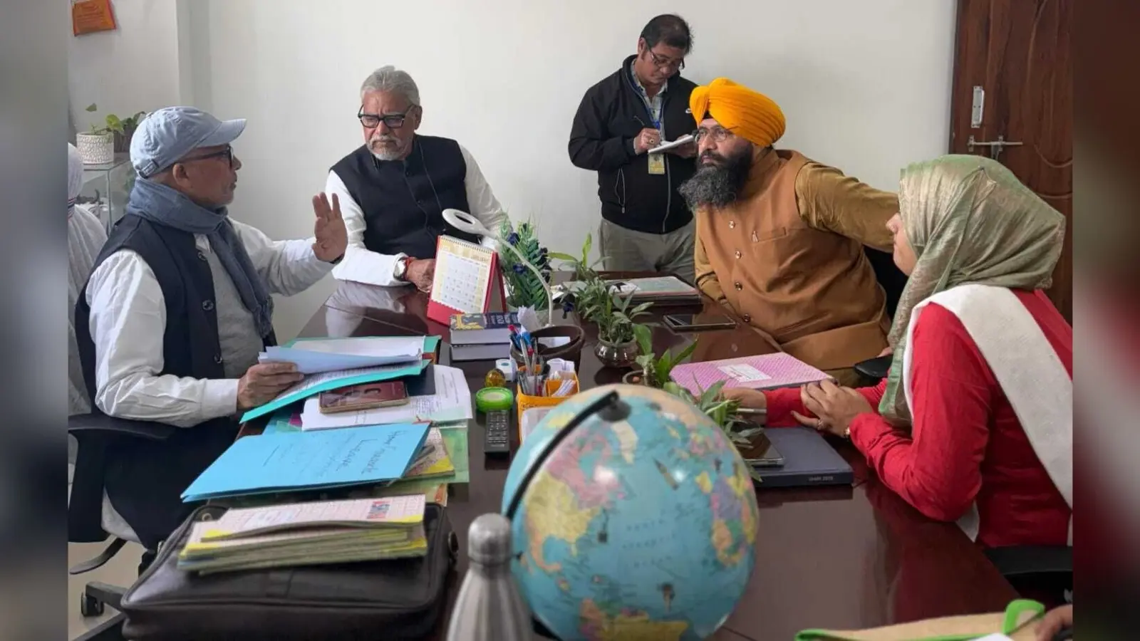 अल्पसंख्यक आयोग के उपाध्यक्ष ने किया विद्यालय का निरीक्षण