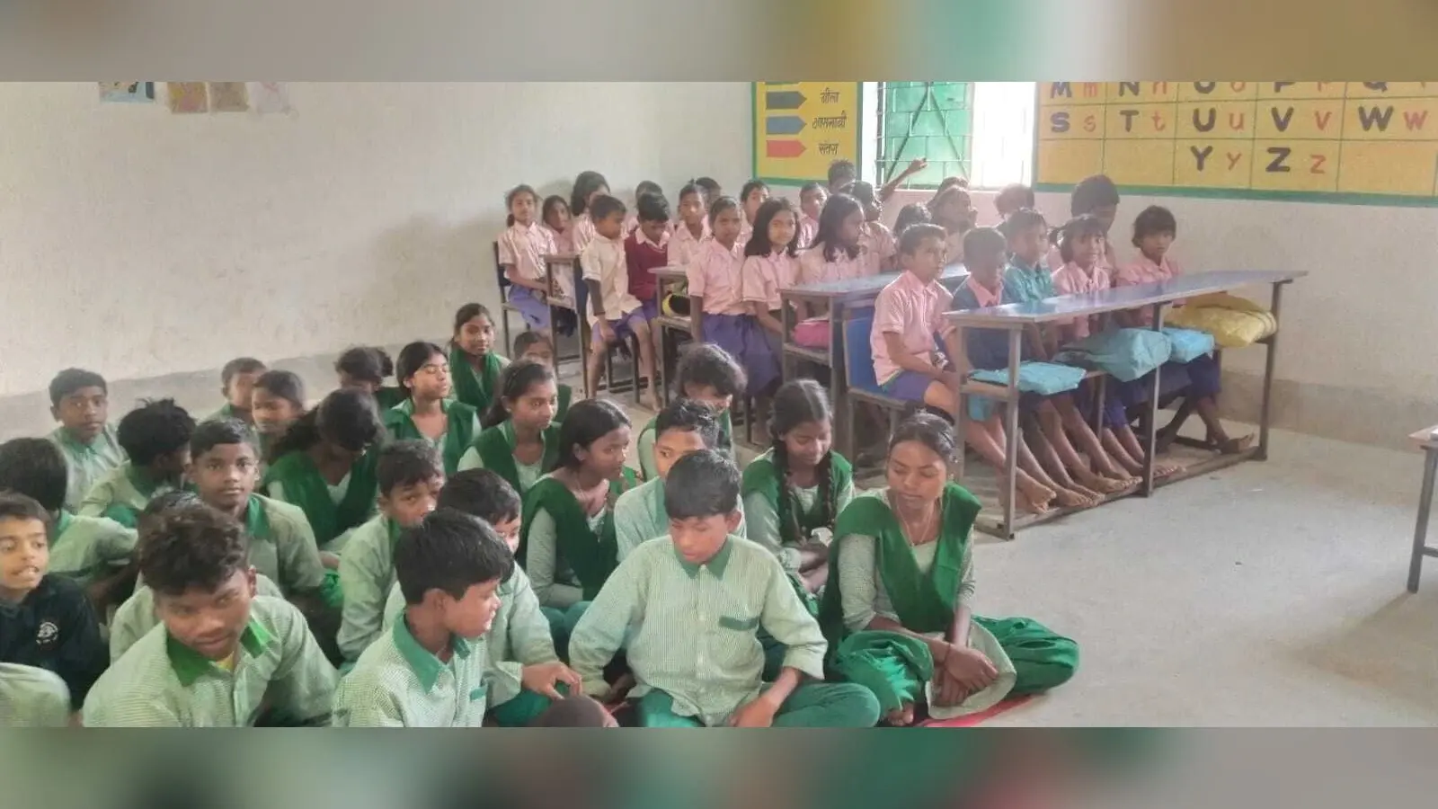 East Singhbhum News : 78 बच्चों का भविष्य था दांव पर, सूचना देने पर रात में ही स्कूल को मिले”गुरुजी”