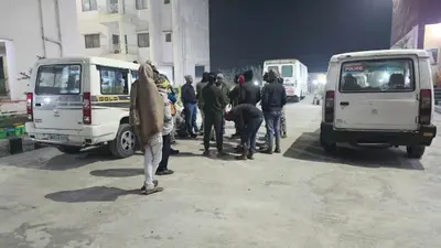 डिवाइडर से टकरायी बाइक, युवक की मौत