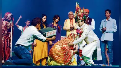 Begusarai News : नाट्य महोत्सव के दूसरे दिन ‘पश्मीना’ और ‘ताग-पाट’ का सशक्त मंचन