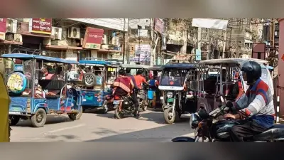 सरकार के ऑटो व ई-रिक्शा के रूट निर्धारण का आदेश मुंगेर शहर की सड़क पर बेअसर, जाम बना आम