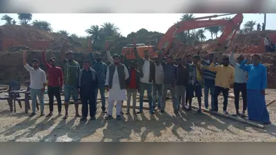 चेक डैम निर्माण में अनियमितता का आरोप लगा ग्रामीणों ने रुकवाया कार्य