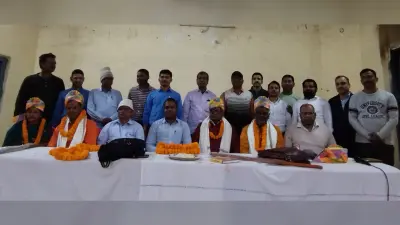 सेवानिवृत्ति पर तीन रेलवे कर्मचारियों को दी गयी विदाई