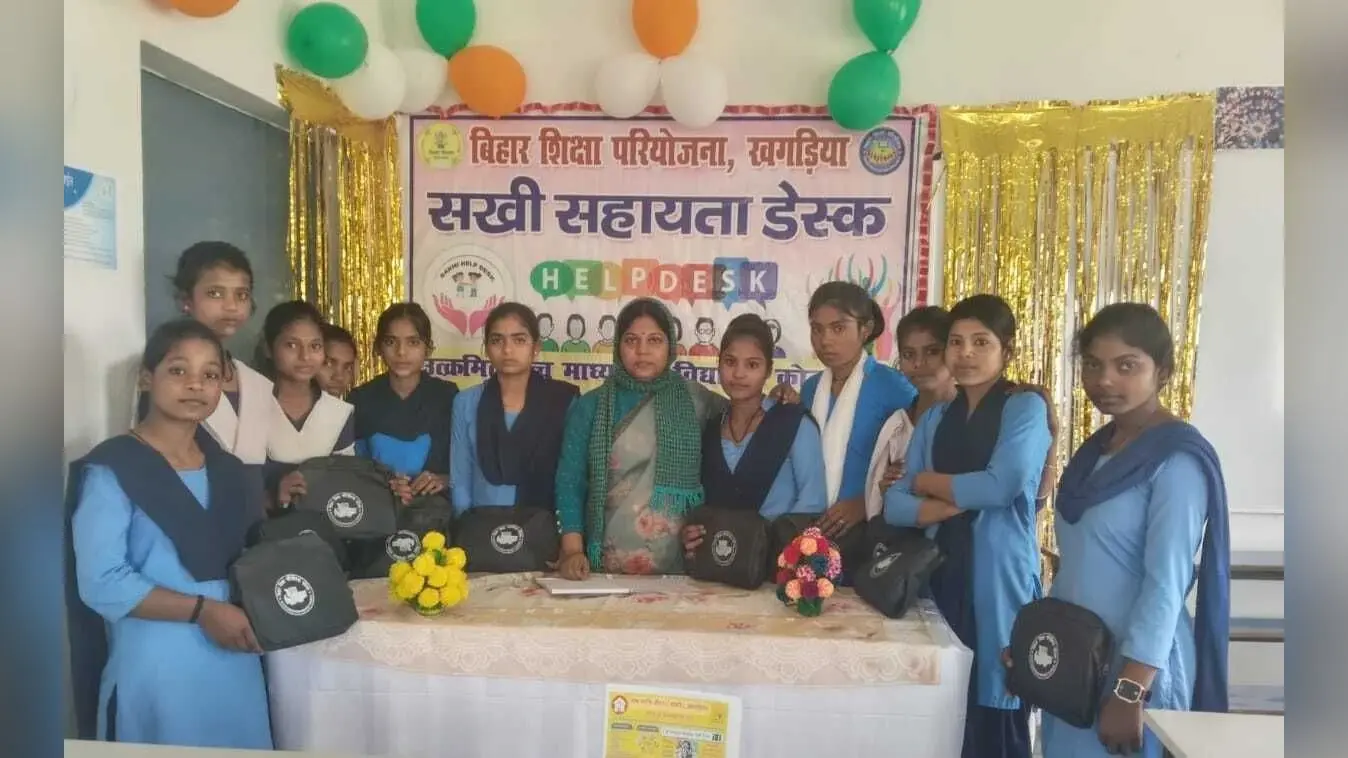 छात्राओं के बीच किया गया हाइजीन कीट वितरण