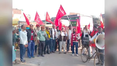 लाठीचार्ज के खिलाफ निकाला प्रतिरोध मार्च