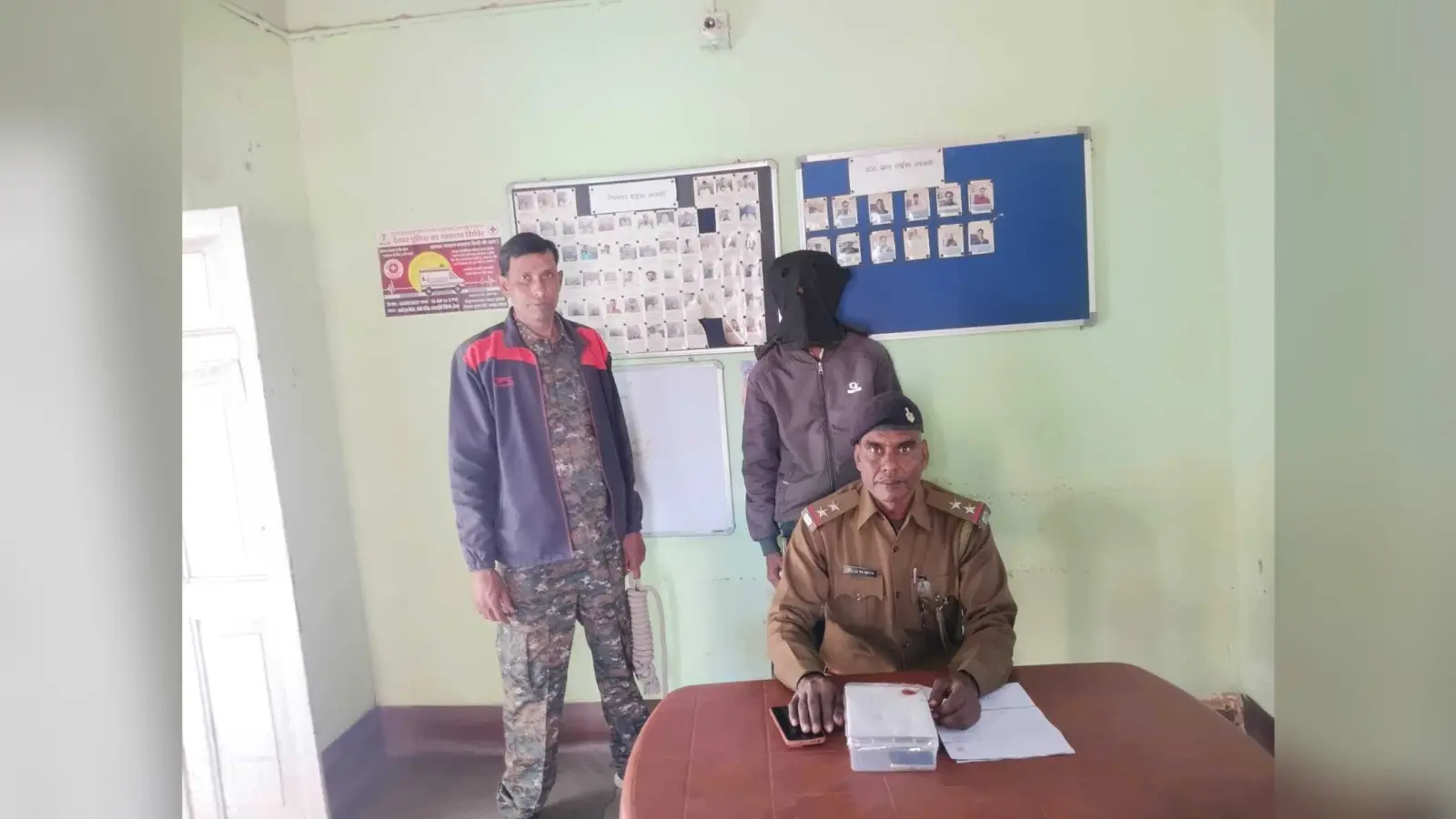 Deoghar News : कैशबैक का झांसा देकर ठगी करनेवाला युवक गिरफ्तार