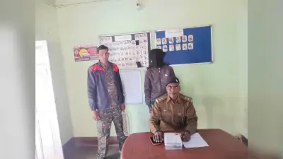 Deoghar News : कैशबैक का झांसा देकर ठगी करनेवाला युवक गिरफ्तार
