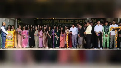 डीएवी बचरा में 10वीं व 12वीं कक्षा के परीक्षार्थियों को दी गयी विदाई