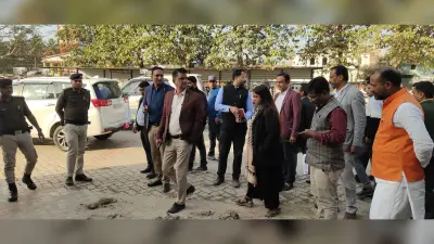 डीएम ने किया कार्यालय का निरीक्षण