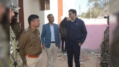 Dhanbad News: पंचकर्म भवन रास्ता विवाद फिर भड़का, अधिवक्ता व स्वास्थ्यकर्मी आमने-सामने