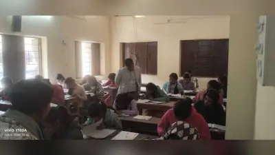 इंटरमीडिएट परीक्षा केंद्र का डीएम ने किया औचक निरीक्षण