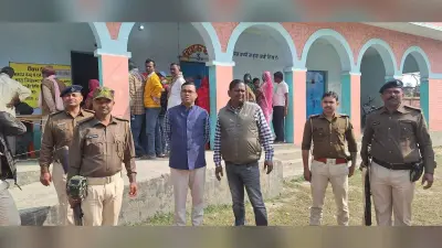 मतदान केंद्रों का बीडीओ ने लिया जायजा