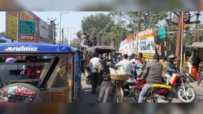 इंटर की परीक्षा के चलते शहर में लग रहा जाम