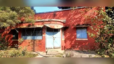 रेल आवास का ताला तोड़कर कब्जा का प्रयास विफल