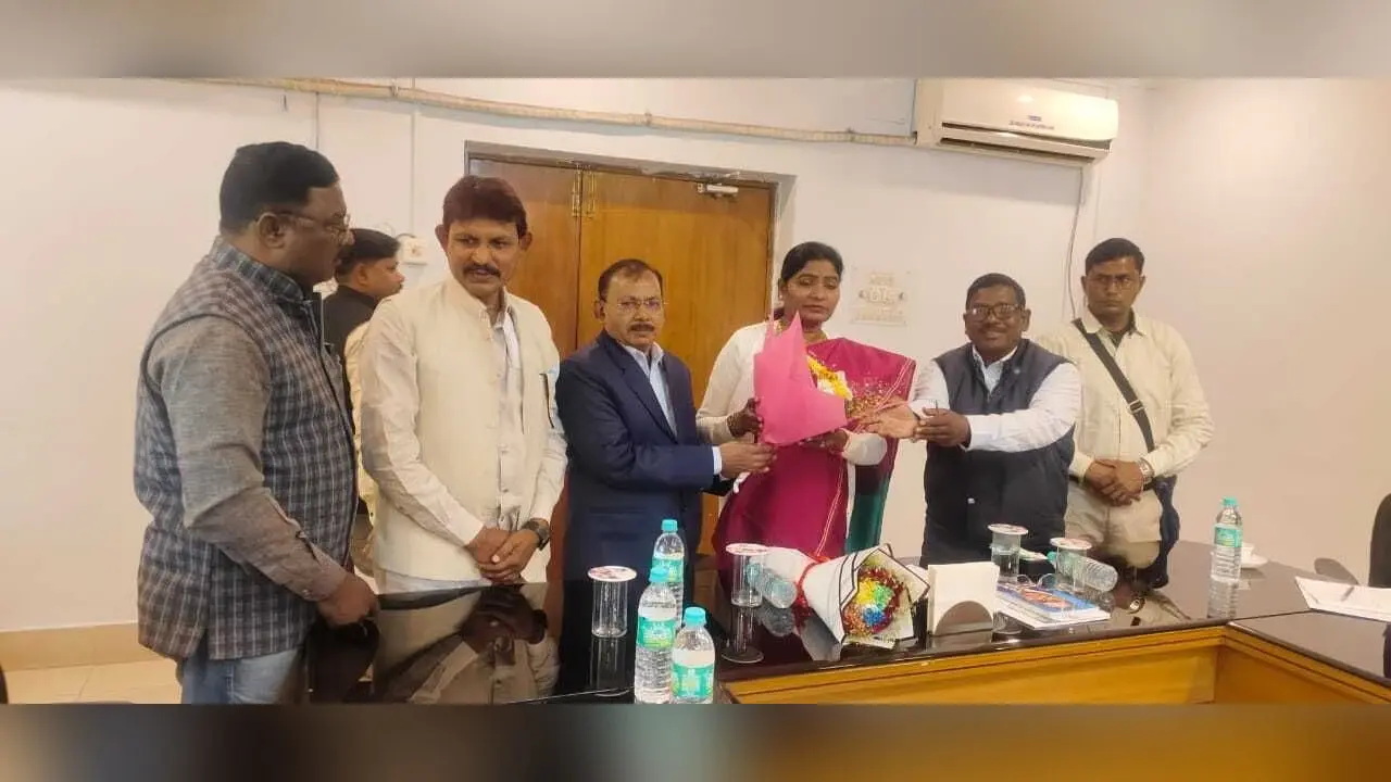 सिस्टा के अधिकारियों ने जनजाति आयोग के अध्यक्ष से की मुलाकात