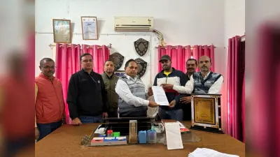 चिकित्सा जन स्वास्थ्य कर्मचारी संघ जिला शाखा ने सचिव के नाम सिविल सर्जन को सौंपा मांग पत्र