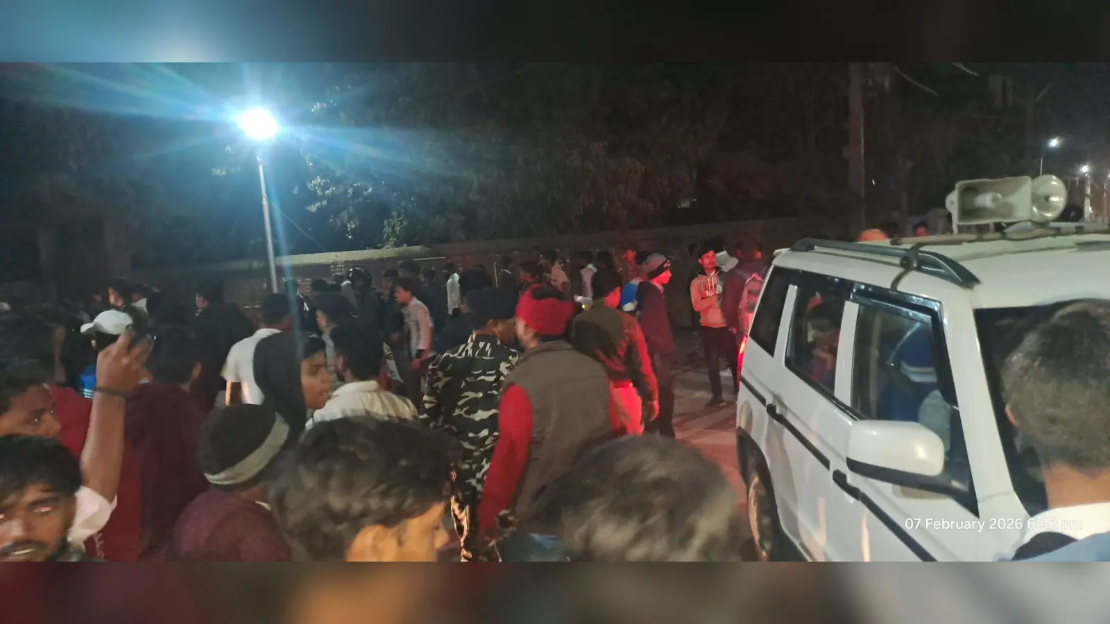 गोड्डा में प्रतिबंधित मांस मिलने से तनाव, पुलिस जांच में जुटी