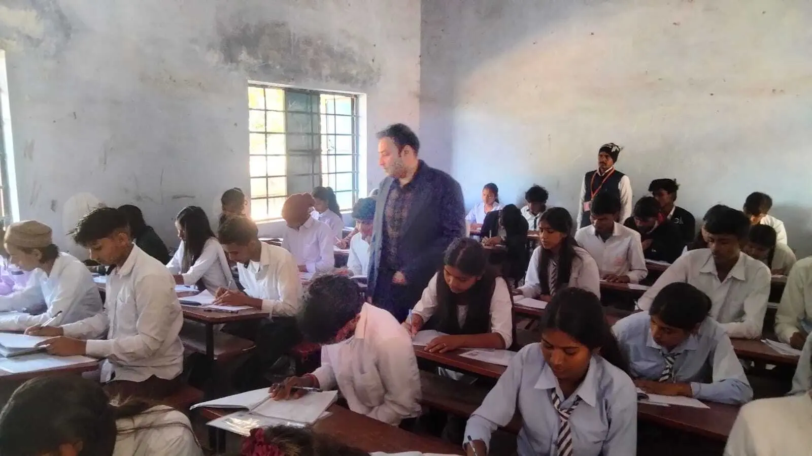 Giridih News :मैट्रिक में 40684 व इंटर में 7799 परीक्षार्थी हुए शामिल