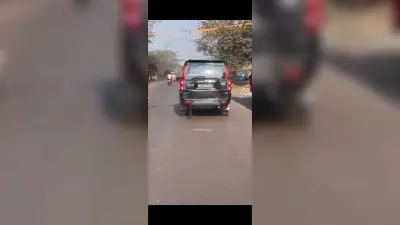 Dhanbad News: ‘फैंसी नंबर’ की एक्सयूवी चर्चा में, वीडियो वायरल