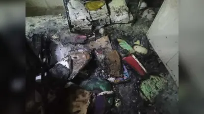 Dhanbad News: गायनी विभाग में लगी आग, वार्ड में धुआं भरने मची अफरातफरी