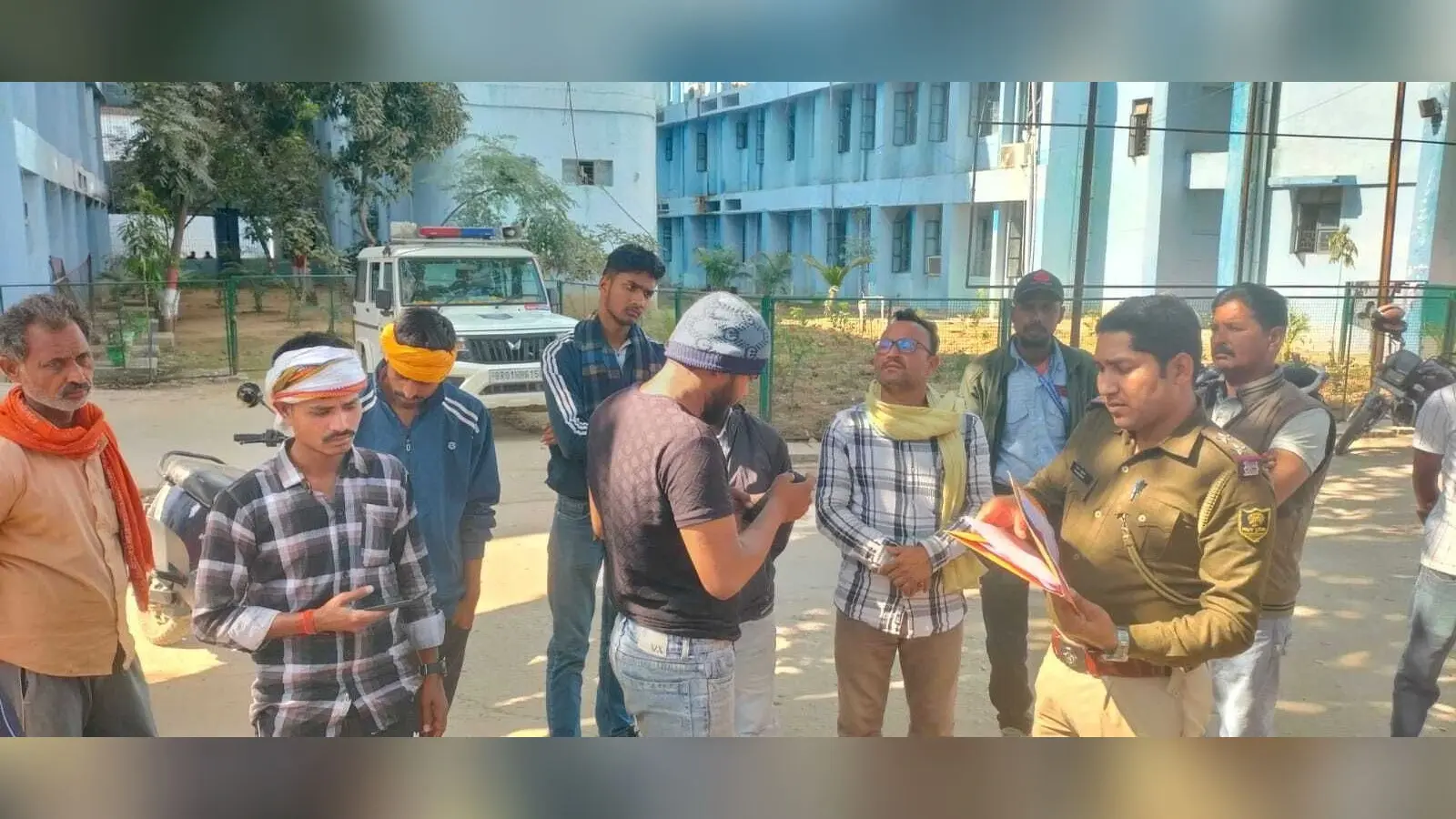 बाइक की टक्कर से साइकिल सवार रात्रि प्रहरी की मौत, मचा कोहराम