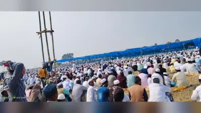 नम आंखों से मुल्क की खुशहाली और अमन-चैन के लिए मांगी दुआ