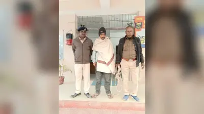 चोर को पकड़कर किया पुलिस के हवाले