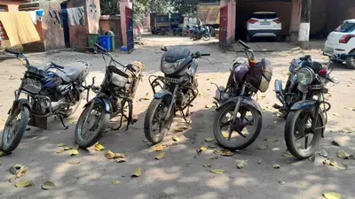 संयुक्त छापेमारी अभियान में चार टन अवैध कोयला समेत सात बाइक जब्त