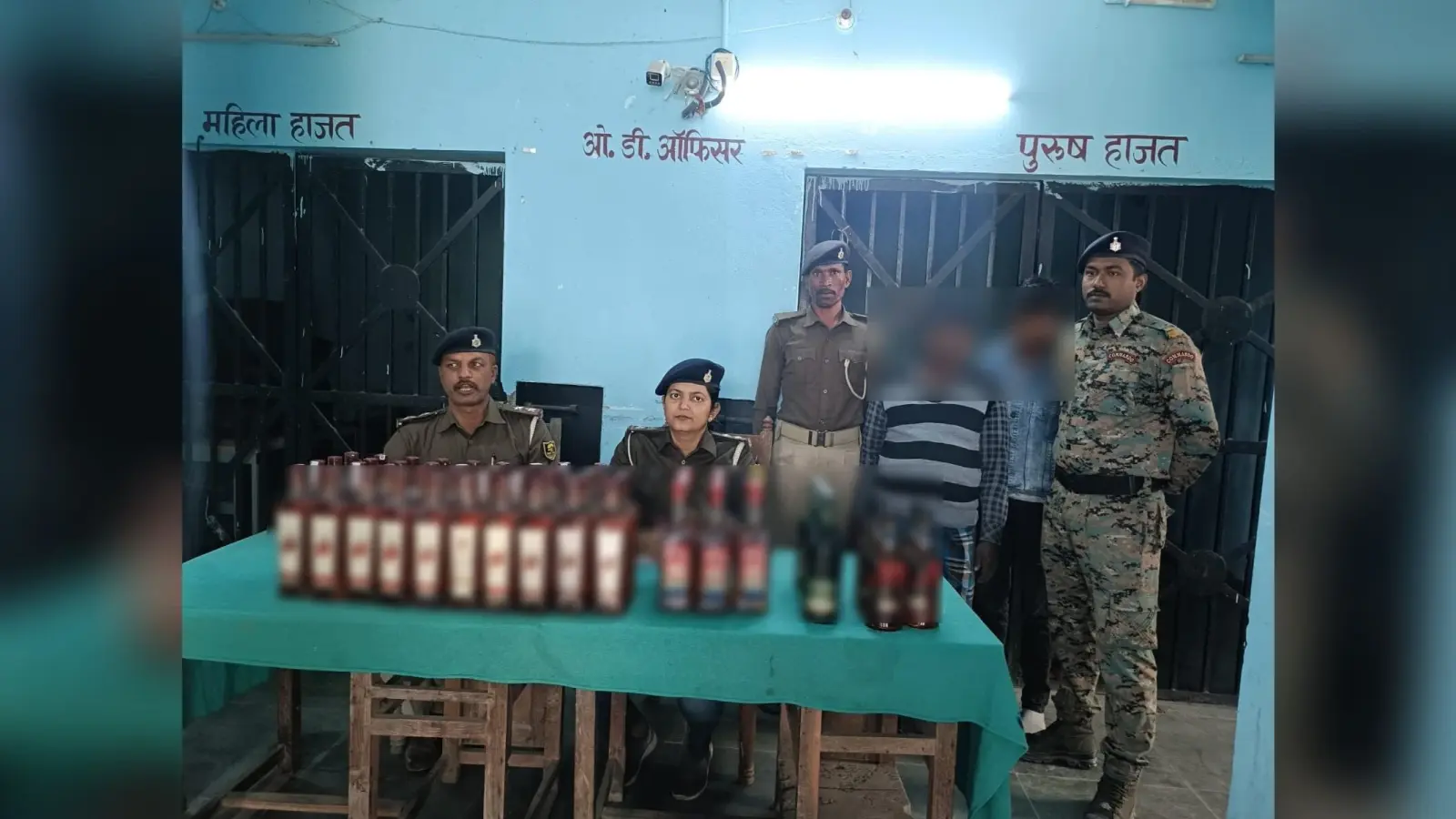 शराब के साथ दो तस्कर गिरफ्तार