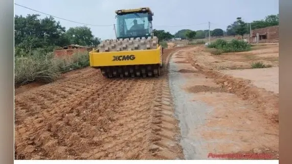 Giridih News :गिरिडीह जिले की 19 सड़कों का वेस्ट मटेरियल से निर्माण