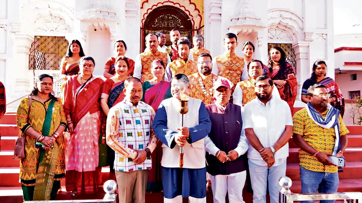 Sundergarh News: सांस्कृतिक शोभायात्रा के साथ शुरू हुआ सुंदरगढ़ जिला महोत्सव ‘जातरा-2026’