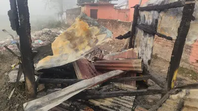 आग लगने से एक दुकान जलकर राख