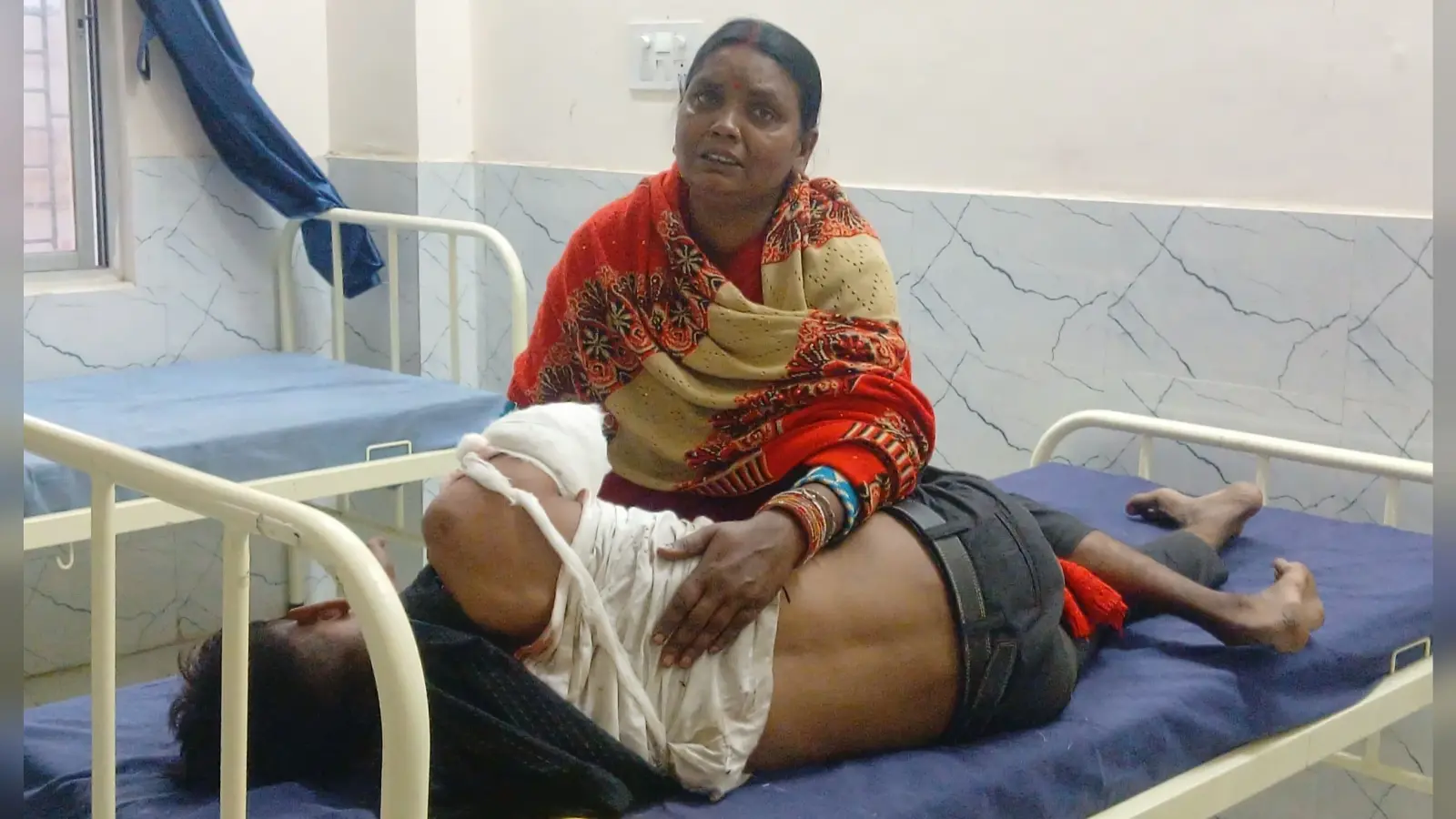 स्मैक के लिए रुपया नहीं मिला तो किशोर ने ट्रैक पर हाथ रख ट्रेन से कटवायी हाथ