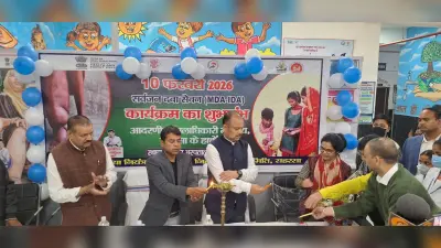 जिलाधिकारी ने स्वयं दवा खाकर किया फाइलेरिया उन्मूलन अभियान की शुरुआत