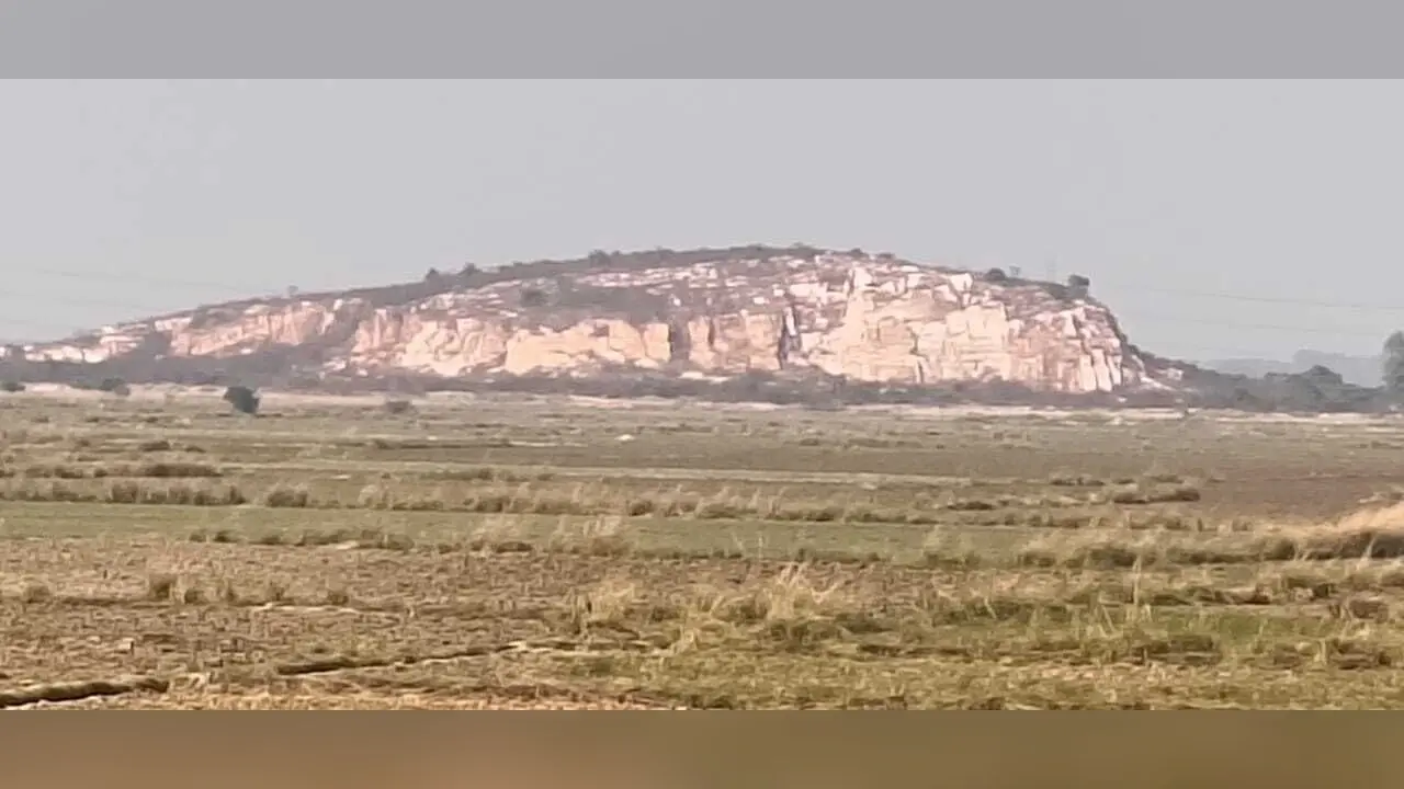 घोषणा के बाद भी शुरू नहीं हुआ जलवा पहाड़ का खनन