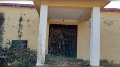 बरसात में इलाज की जगह तैराकी करनी पड़े स्वास्थ्य उपकेंद्र पहुंचने के लिए