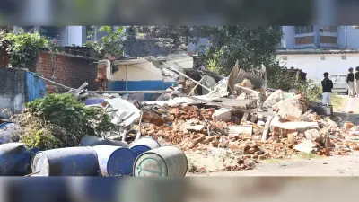 Bokaro News: बीएसएल की जमीन पर कब्जा कर विनोद खोपड़ी ने बनाया था ऑफिस, चला बुलडोजर