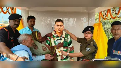 आठवीं पुण्यतिथि पर शहीद किशोर कुमार मुन्ना की प्रतिमा का हुआ अनावरण, उमड़ा जनसैलाब