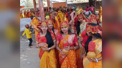 East Singhbhum News : कलश यात्रा से महायज्ञ शुरू, गूंजे गायत्री मंत्र