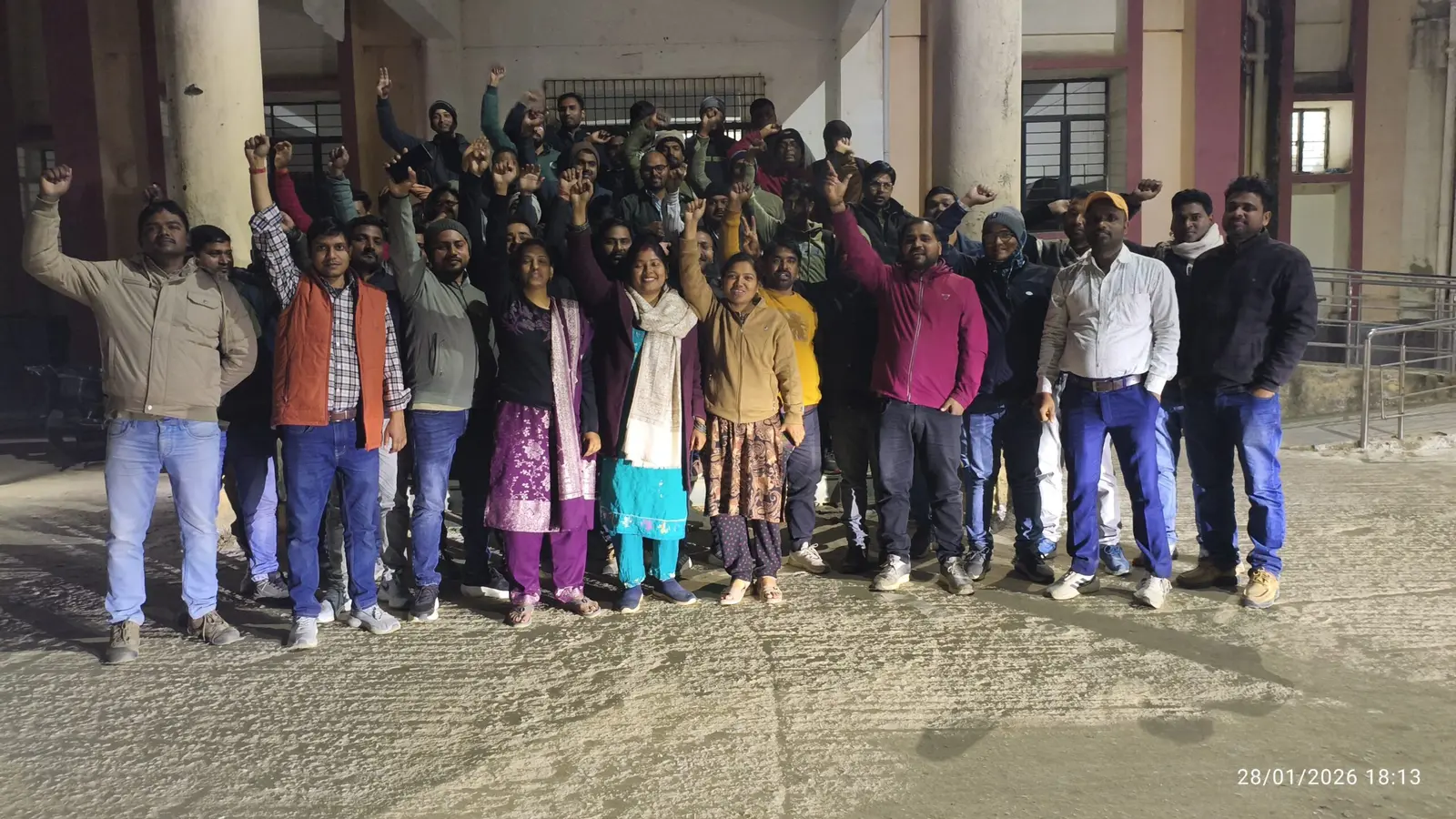 अंचल कार्यालय का कामकाज ठप