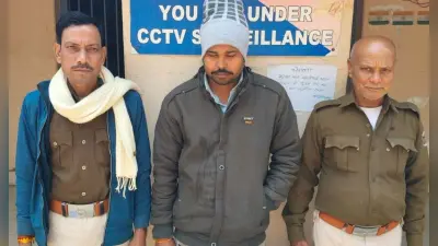 शराब पीकर हंगामा करते युवक गिरफ्तार