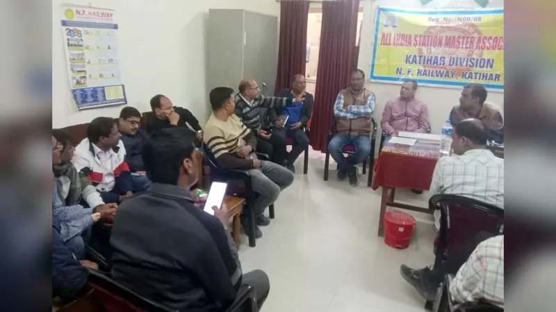 रंगपानी ट्रेन दुर्घटना की जांच व कार्रवाई पर स्टेशन मास्टरों ने उठाये सवाल