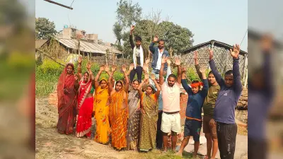 अनियमितता को लेकर ग्रामीणों ने किया प्रदर्शन